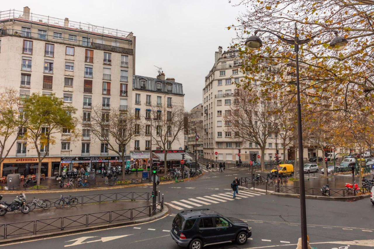 Enjoy The Traditional Parisian Life Exterior photo