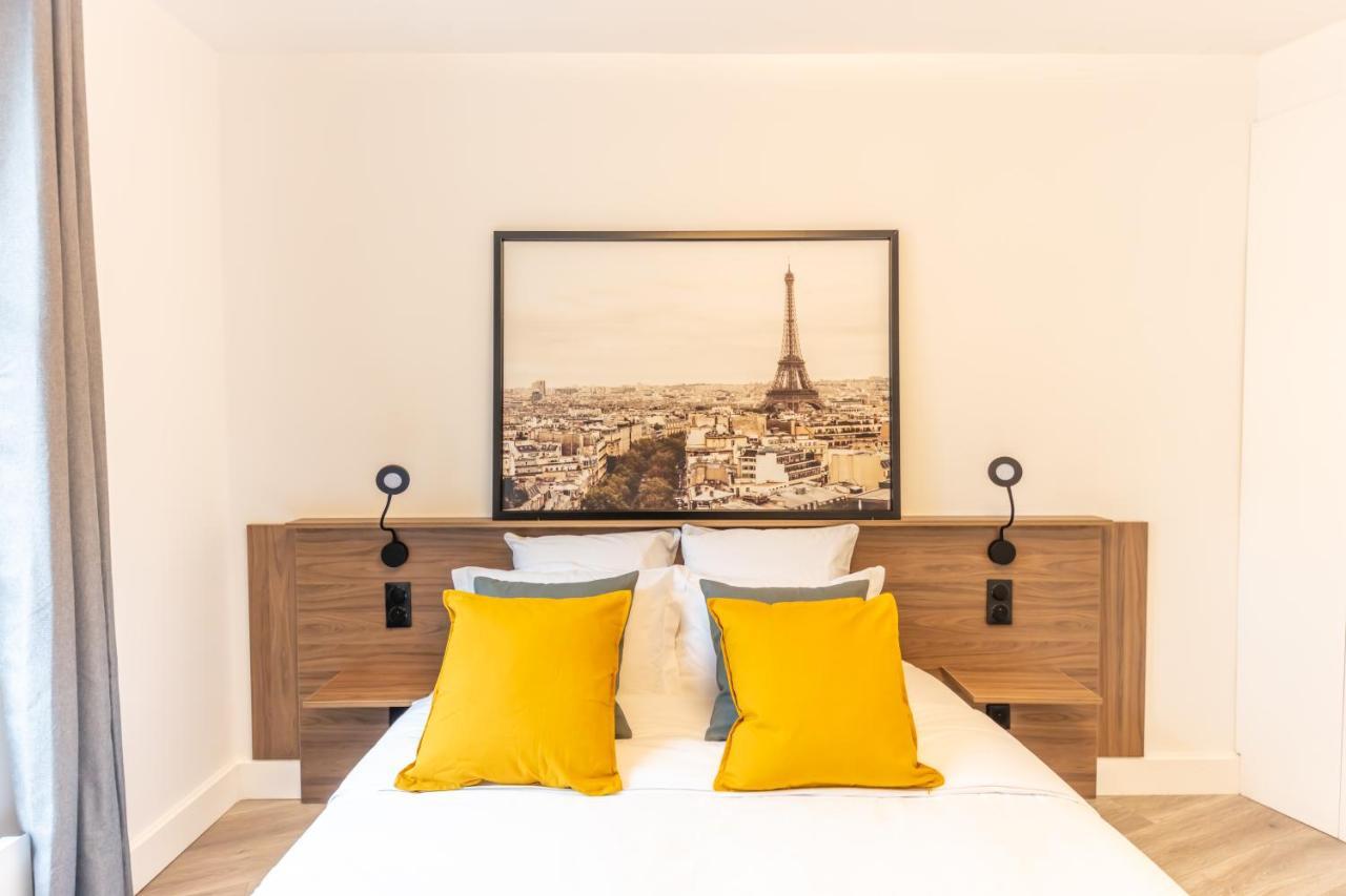 Enjoy The Traditional Parisian Life Exterior photo